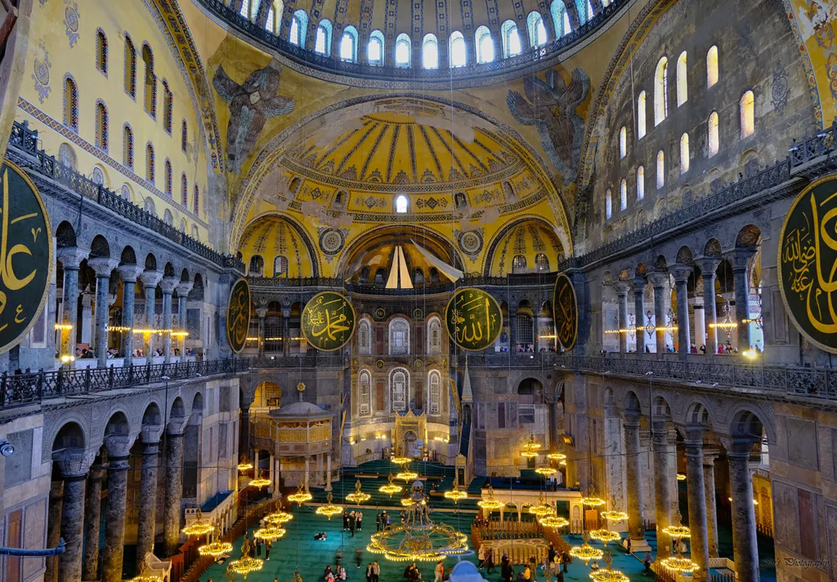 13 Istanbul Travel Hacks: Europe Meets Asia on a Budget (2026)